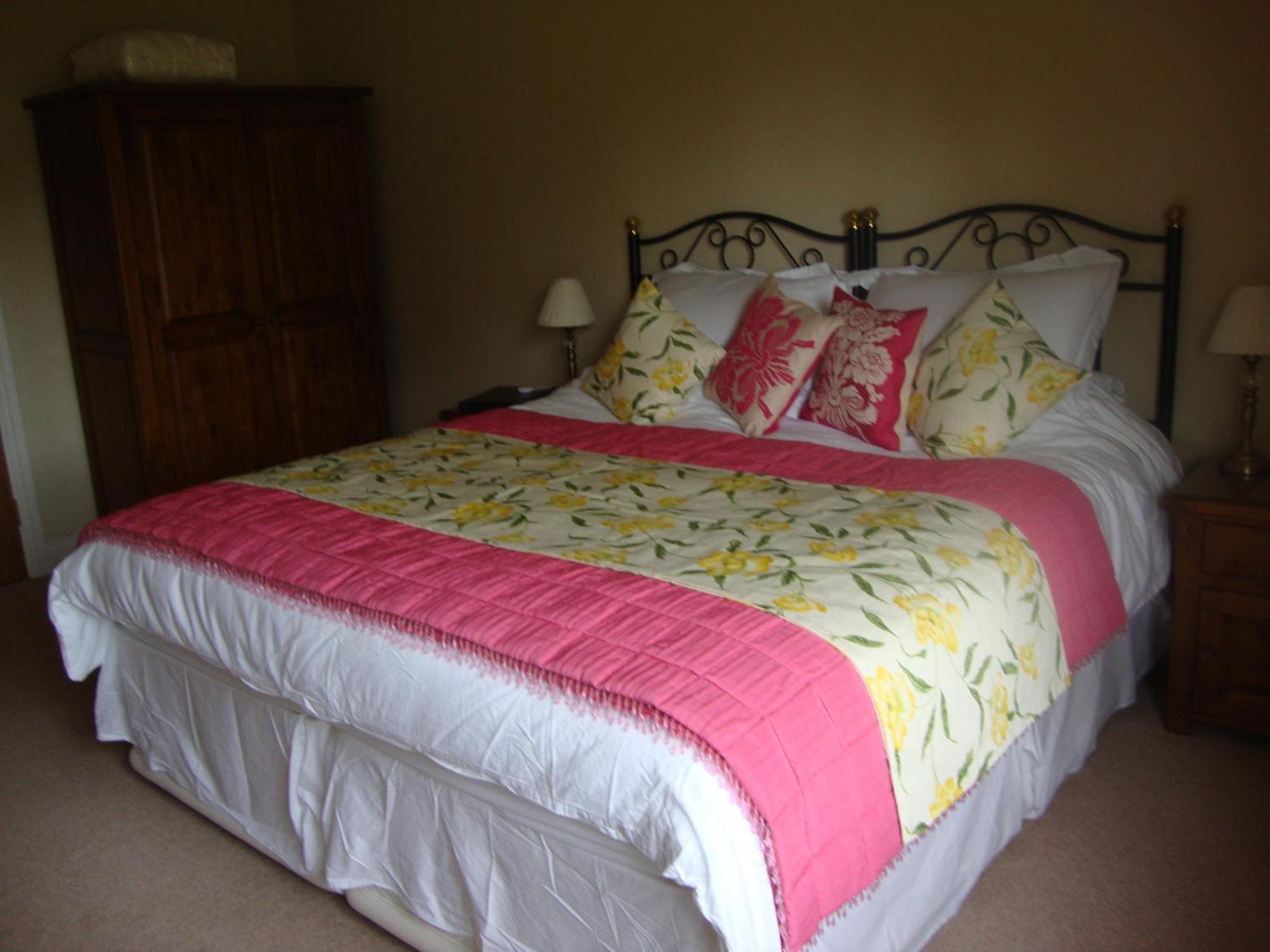 Bed and Breakfast The Paddock Haverfordwest Exterior foto