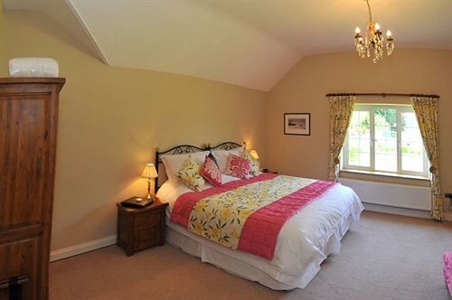 Bed and Breakfast The Paddock Haverfordwest Exterior foto
